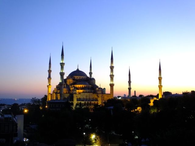 Our second night watching the Blue Mosque light up. Gorgeous