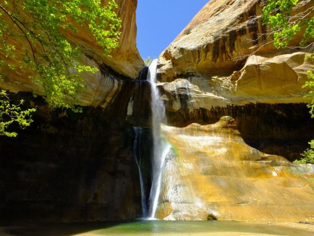 It was hard to take a good photo with half of the falls in shade and half in light