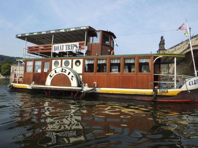 Boat similar to the one we were on